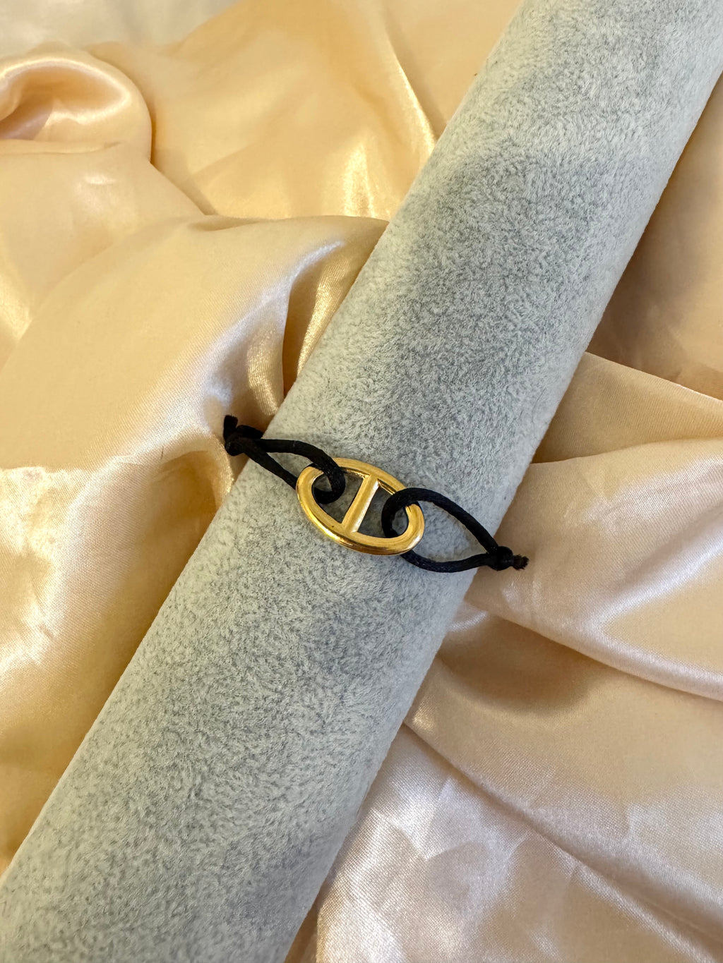 {Pré-commande} Bracelet Yuna cordon noir | Or